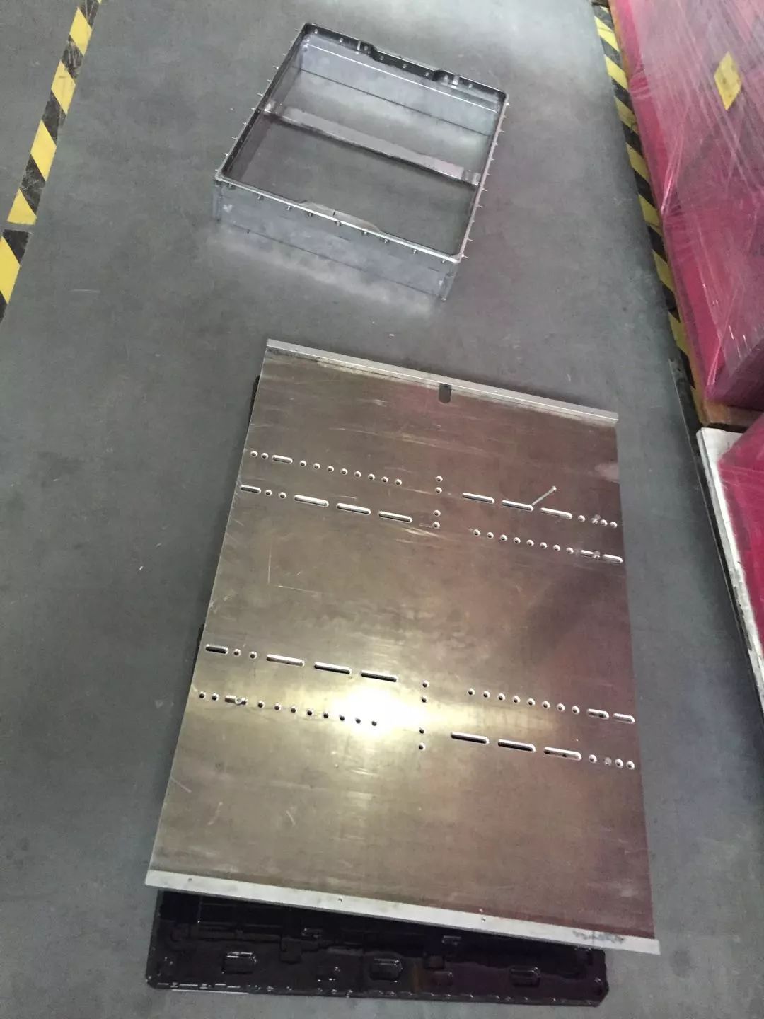 一体吸塑机安装刀模教程(图1) 图片