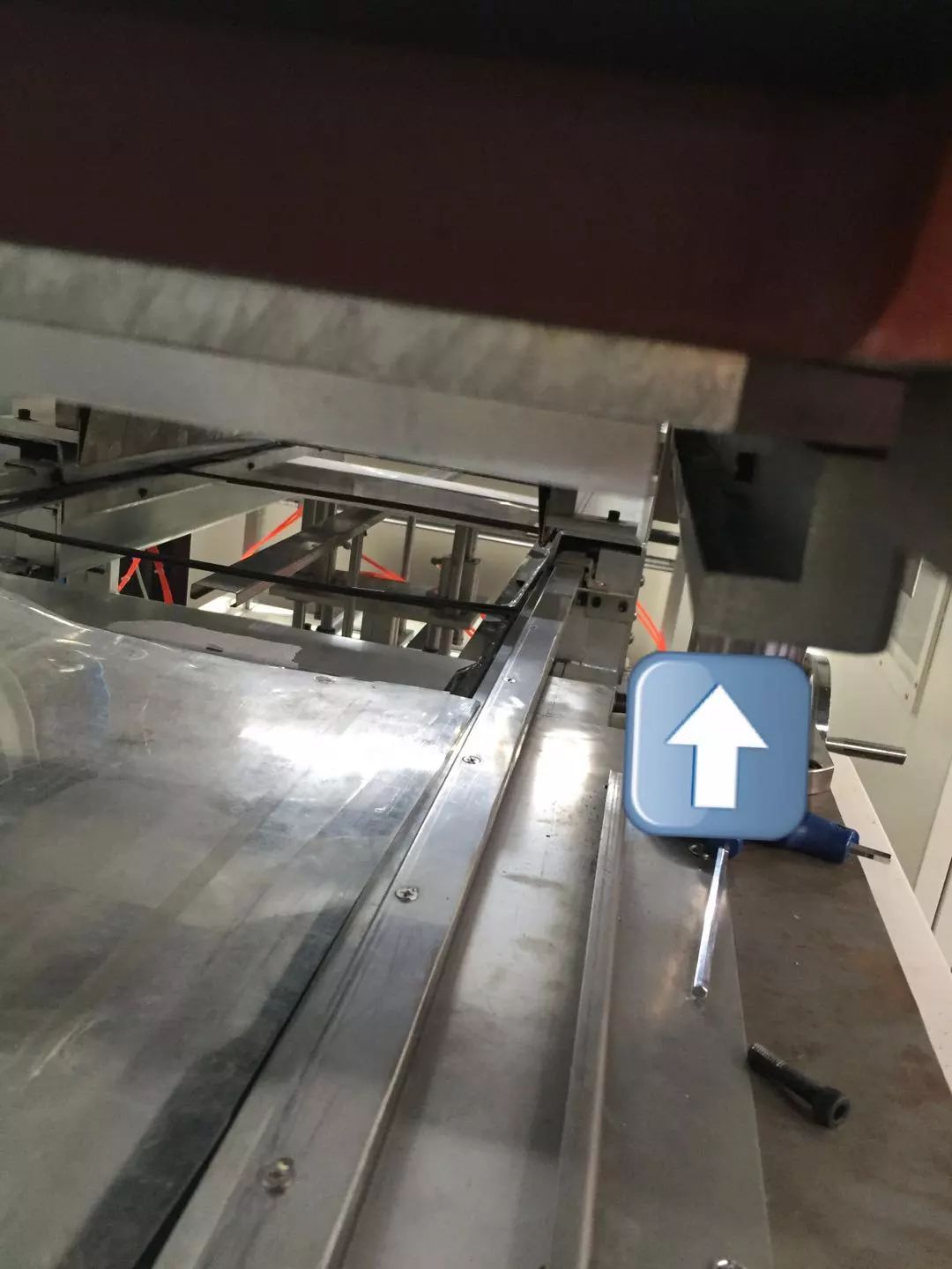 一体吸塑机安装刀模教程(图3) 图片